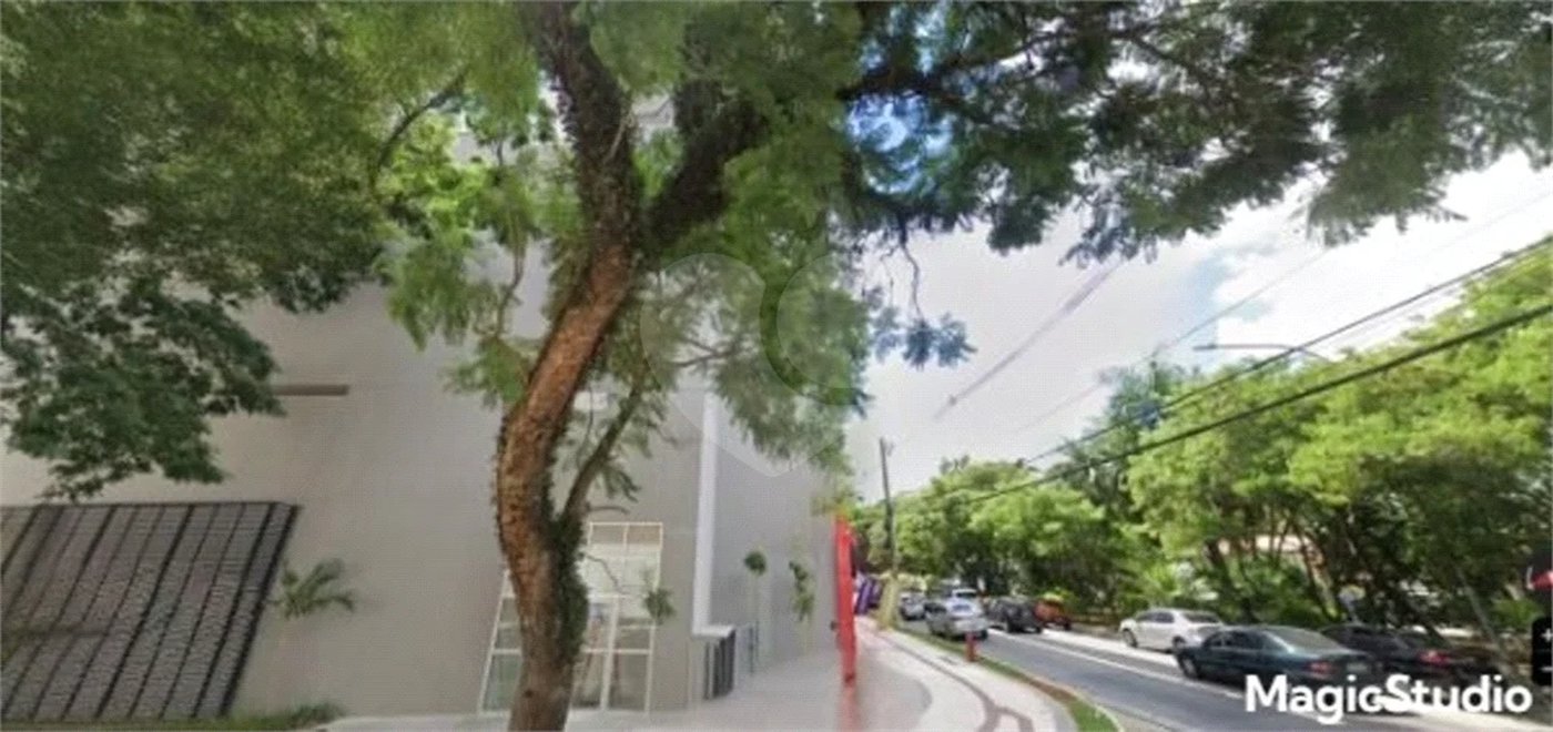 Loja com 52 m² , a 250 metros da estação Butantã , linha amarela do metrô.