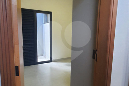 Casa à Venda de 03 dormitórios em São Carlos, no Condomínio Faixa Azul