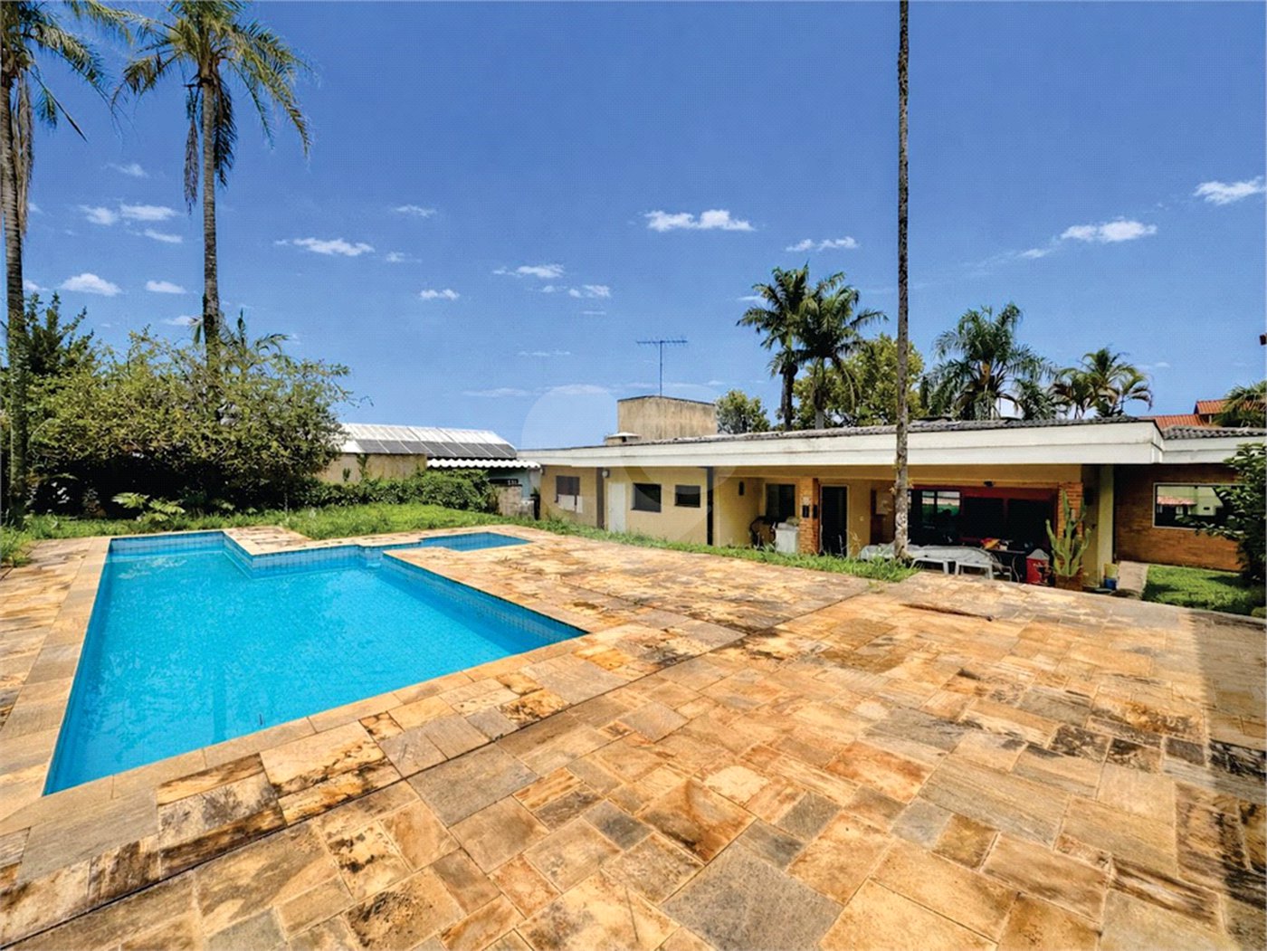 Casa á venda – Granja Viana