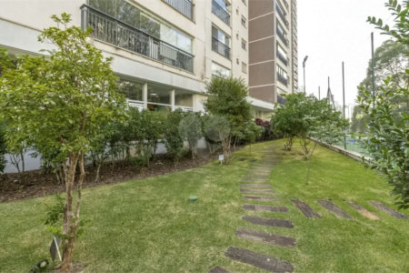 Apartamento à venda com 3 quartos, sendo 1 suíte, em Parque Reboucas, São Paulo, SP