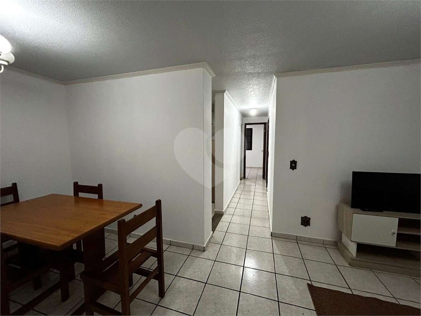 Apartamento com 03 Dormitórios, á venda, em São Carlos-SP.