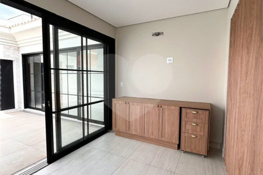 Casa térrea em estilo neoclássico com 3 suítes, no Condomínio Damha 2, na cidade de Piracicaba - SP.