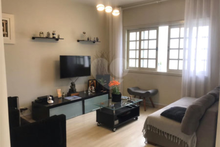 Casa Sobrado à venda no Planalto Paulista de 153m² com 3 dormitórios e 2 vagas