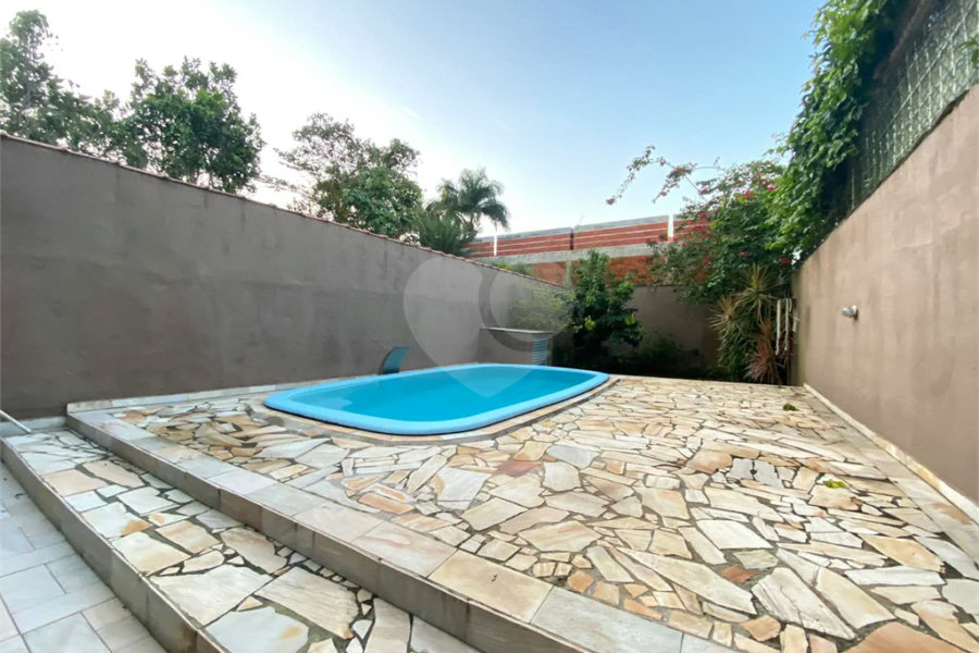 Casa à venda ou para alugar com 3 quartos, sendo 1 suíte,  em Morada da Praia, Bertioga, SP