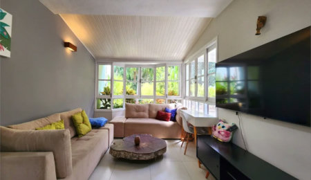 Villagio à venda ou para alugar com 3 quartos, sendo 1 suíte,  em Riviera de São Lourenço, Bertioga, SP