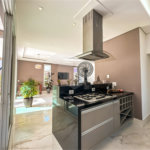 Sobrado à venda em Itupeva – 421,80 m² de terreno – 254,28 m² de área construída – 3 dormitórios – 4 banheiros – 4 vagas de garagem