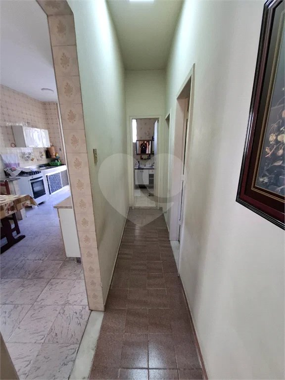 Ó TIMO CASA COM 3 QUARTOS E TERRAÇO EM CONTOMINIO FECHADO