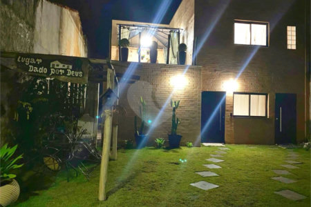 Casa a Venda no Jardim dos Pinheiros em Atibaia