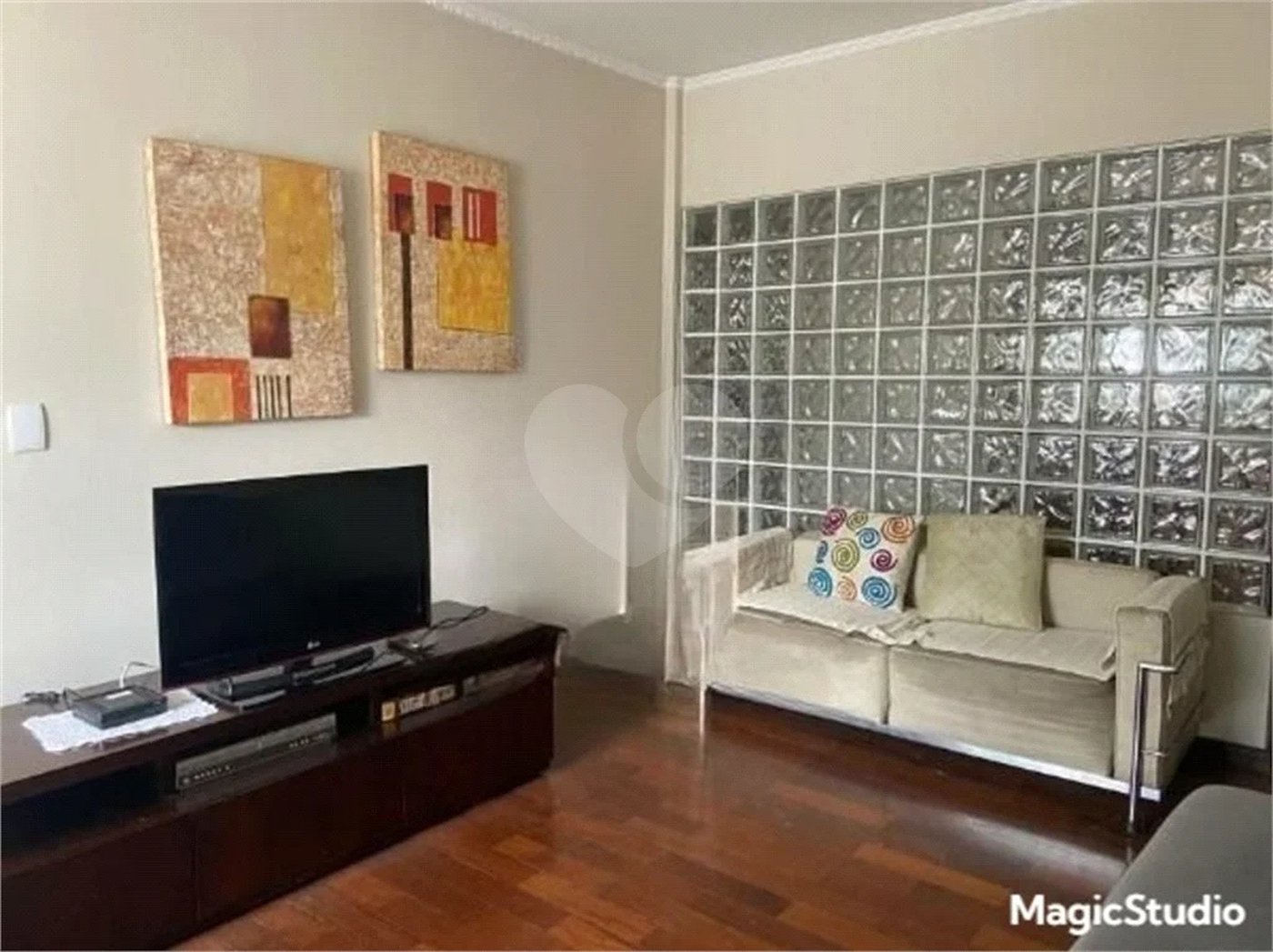 Casa com 180m², 3 dormitórios, sendo 1 suíte, 2 vagas, à venda na Vila Prudente.