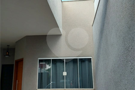 Casa Térrea com 2 dormitórios, sendo 1 suíte.