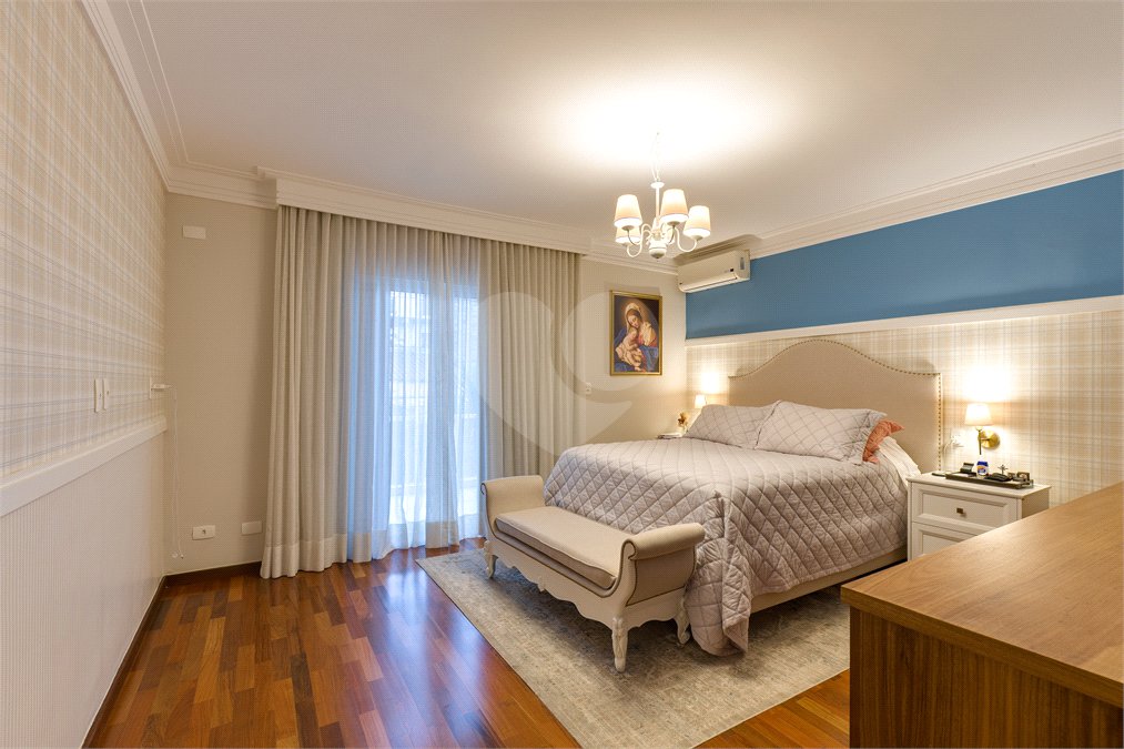 Casa à venda com 4 quartos, sendo 2 suítes,  em Alto da Boa Vista, São Paulo, SP