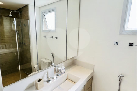 Apartamento venda / locação Vila Nova Conceição, 80m², andar alto, 1 suíte e 2 vagas