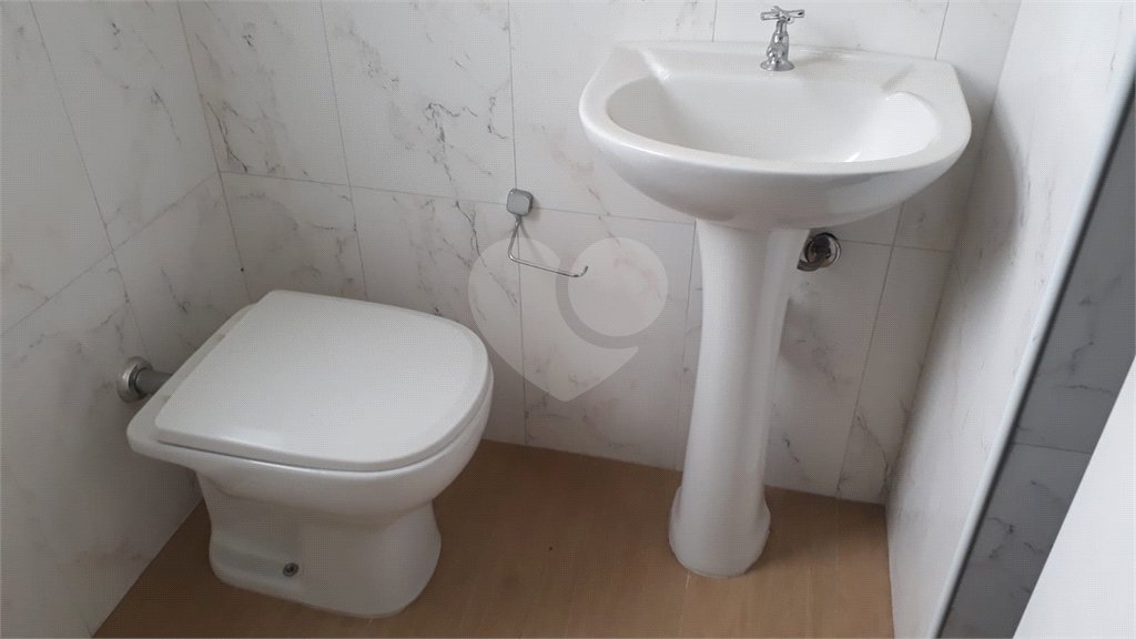 Venda apartamento 2 dormitórios, vaga de garagem fixa, lazer completo. Campo Belo. SP.