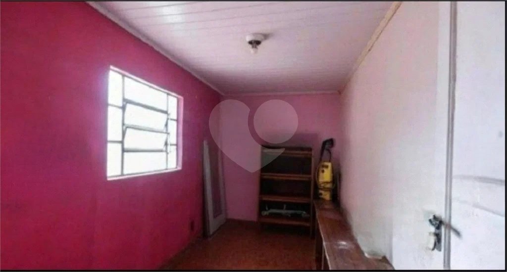 Sobrado à venda na Mooca de 212m² com 2 dormitórios, 1 suíte e 2 vagas.
