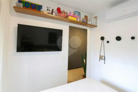 Apartamento à venda na Vila Nova Conceição, mobiliado pronto para morar com varanda e 1 vaga