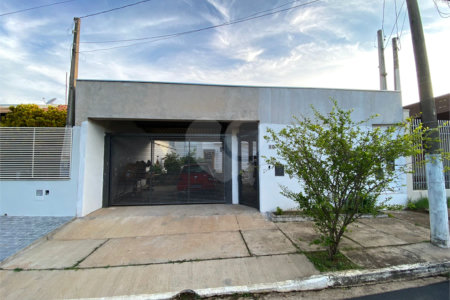 Casa térrea no Samambaia.