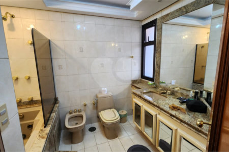APTO 4 DORM (SUÍTES) E 5 GARAGENS NA SAÚDE