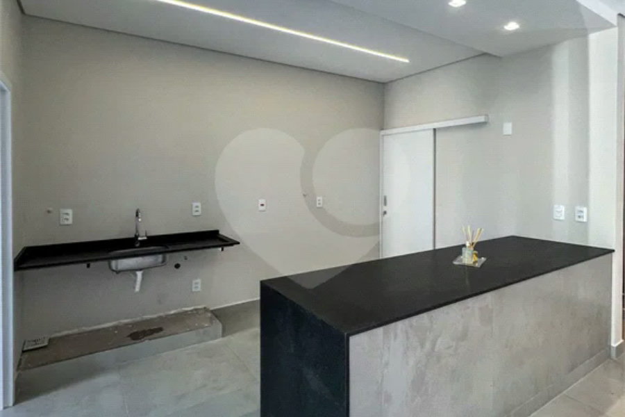 Casa recém construída à venda no Condomínio Tomazella - Piracicaba / SP.