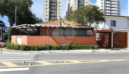 EXCELENTE CASA COMERCIAL EM ESQUINA, OPORTUNA E MAIS QUE ESPECIAL. Venha Conferir.