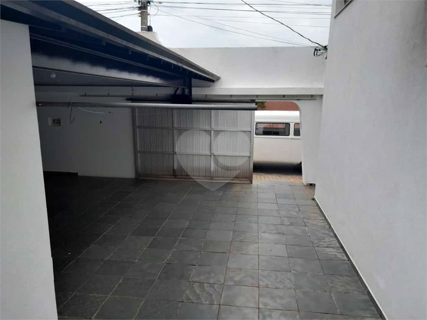 Linda casa para venda / Locação em bairro nobre