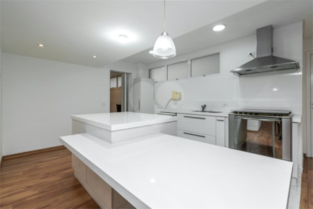 Apartamento à venda ou para alugar com 3 quartos, sendo 1 suíte, em Itaim Bibi, São Paulo, SP
