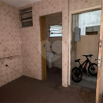 Kitnet Compacta na Liberdade – 33m² | Portaria 24h | Aceita Pets