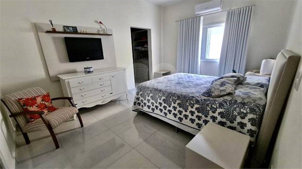 Casa térrea no Condomínio Alphaville Ribeirão III