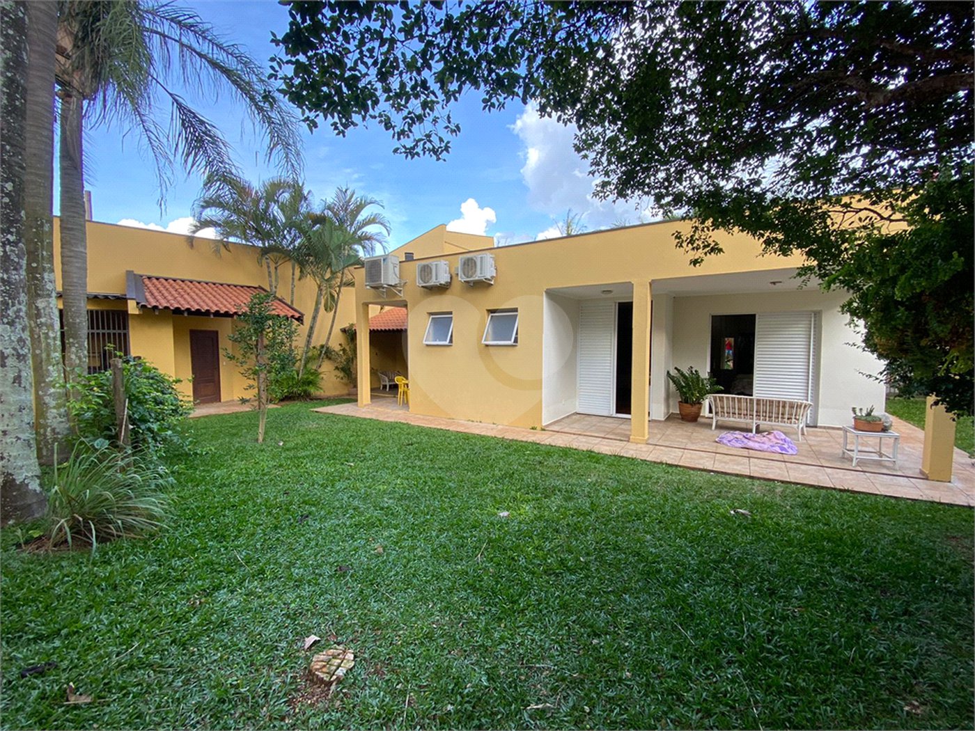 Casa térrea no Condomínio Parque Faber I