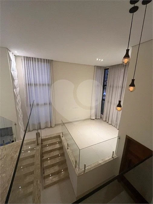 Casa de Alto Padrão à Venda – Condomínio Terra Magna | Indaiatuba/SP - Sofisticação, conforto e funcionalidade. Este magnífico sobrado possui 300 m² de área construída em um terreno de 420 m², com ambientes amplos, integrados e acabamentos de alto padrão. Destaques do imóvel - 4 dormitórios, sendo 3