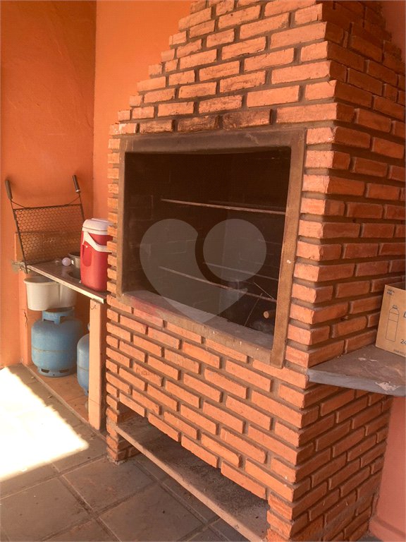 Vende-se excelente casa próxima ao Centro