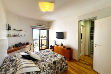 Higienópolis: Apartamento de 350 m2, 4 suítes, 5 vagas.