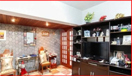 Sobrado com 3 Quartos e 4 banheiros à Venda, Venha fazer uma visita.