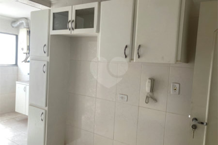 Ótimo apartamento em Moema- Oportunidade!!!