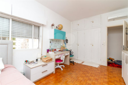 Apto espaçoso | 180 m² | 3 dorms. (1 suíte) | 1 vaga em Santa Cecília!