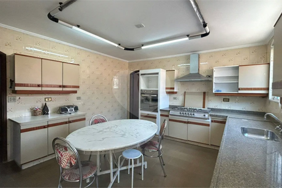 Venda Casa com 4 Dormitórios no Parque Santa Cecília