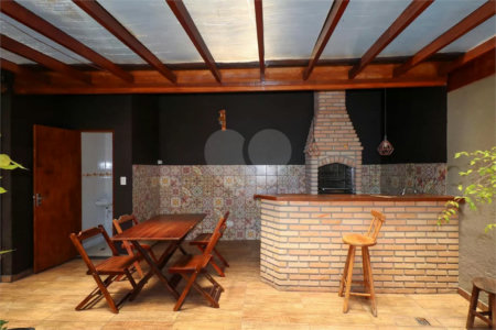 Casa à Venda em São Caetano do Sul com 188 m², 2 Vagas e Churrasqueira.