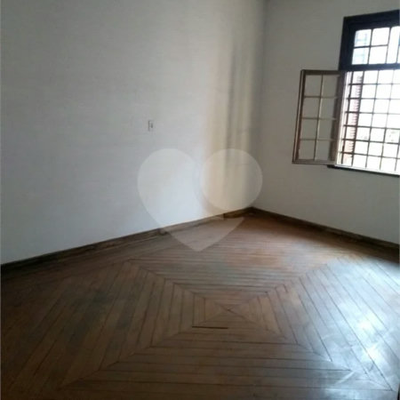 Imóvel Comercial com 6 Quartos e 2 banheiros à Venda, 445 m²