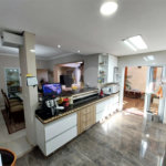 Casa residencial com ponto comercial a venda no Centro
