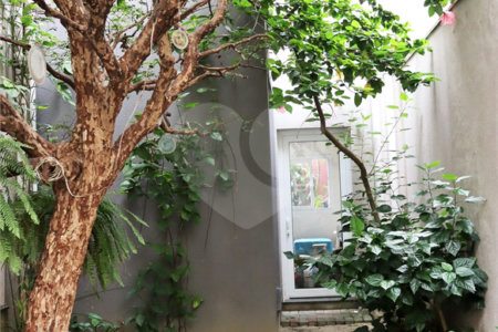 Casa Nova na Saúde c/380m2 de construção - 6 Quartos/4 suítes/4 Vagas na garagem