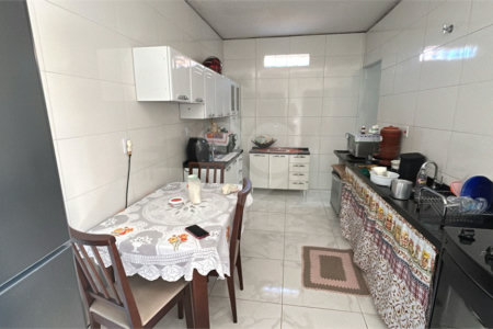 Sobrado á venda no bairro Vila Celina.