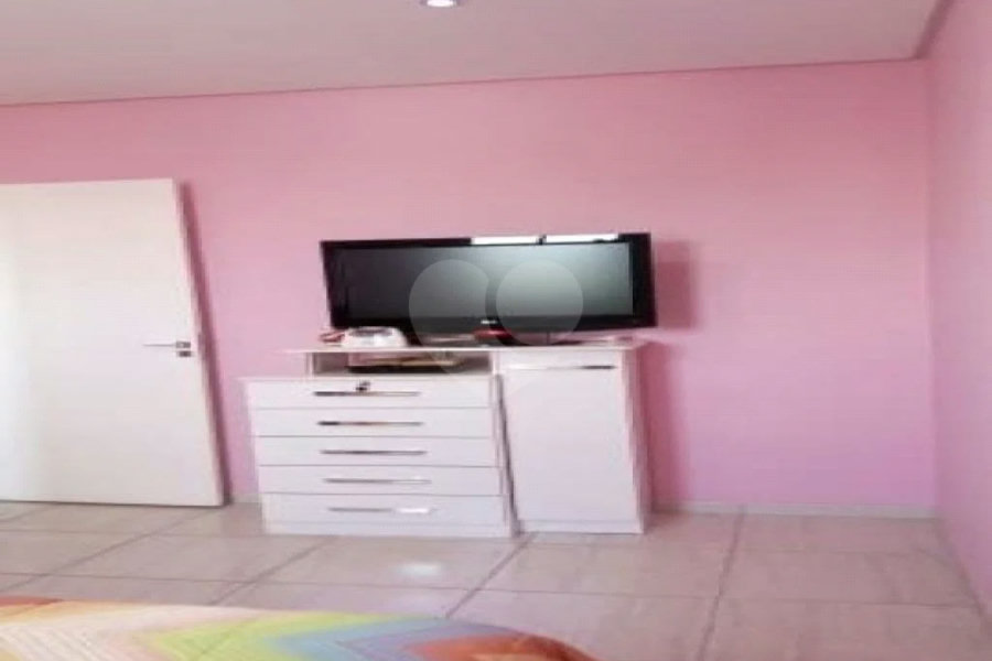 Excelente Apartamento de 02 dormitórios. Venha fazer uma Visita.