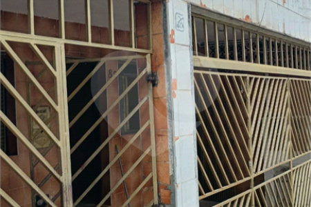 Casa Térrea 2 Dormitórios com 1 Vaga de Garagem Próxima à Estação São Lucas – Excelente Oportunidade para Morar ou Investir.