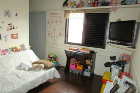 APARTAMENTO COM 4 DORMITÓRIOS E 4 VAGAS À VENDA NA MOOCA