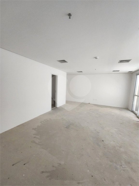 Sala comercial a venda em frente ao Allianz Parque