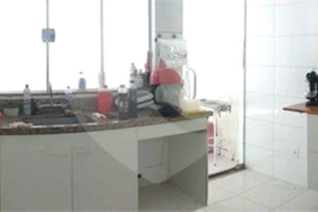 Casa térrea para venda em Araraquara/SP.
