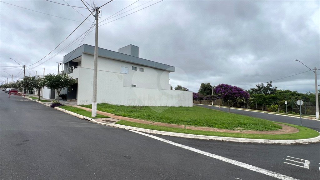 Lote de esquina à venda no Condomínio Faixa Azul