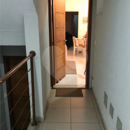 Apartamento em Bragança Paulista com 1 suíte, cozinha americana, varanda, 1 vaga garagem, área lazer com piscina e salão de festas