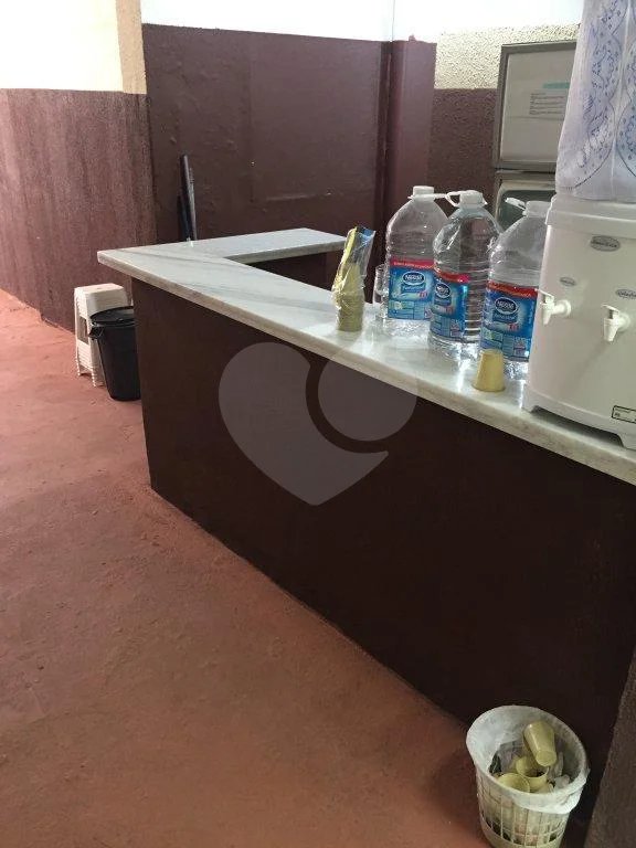 Salão comercial de 200m2 para locação na Mooca