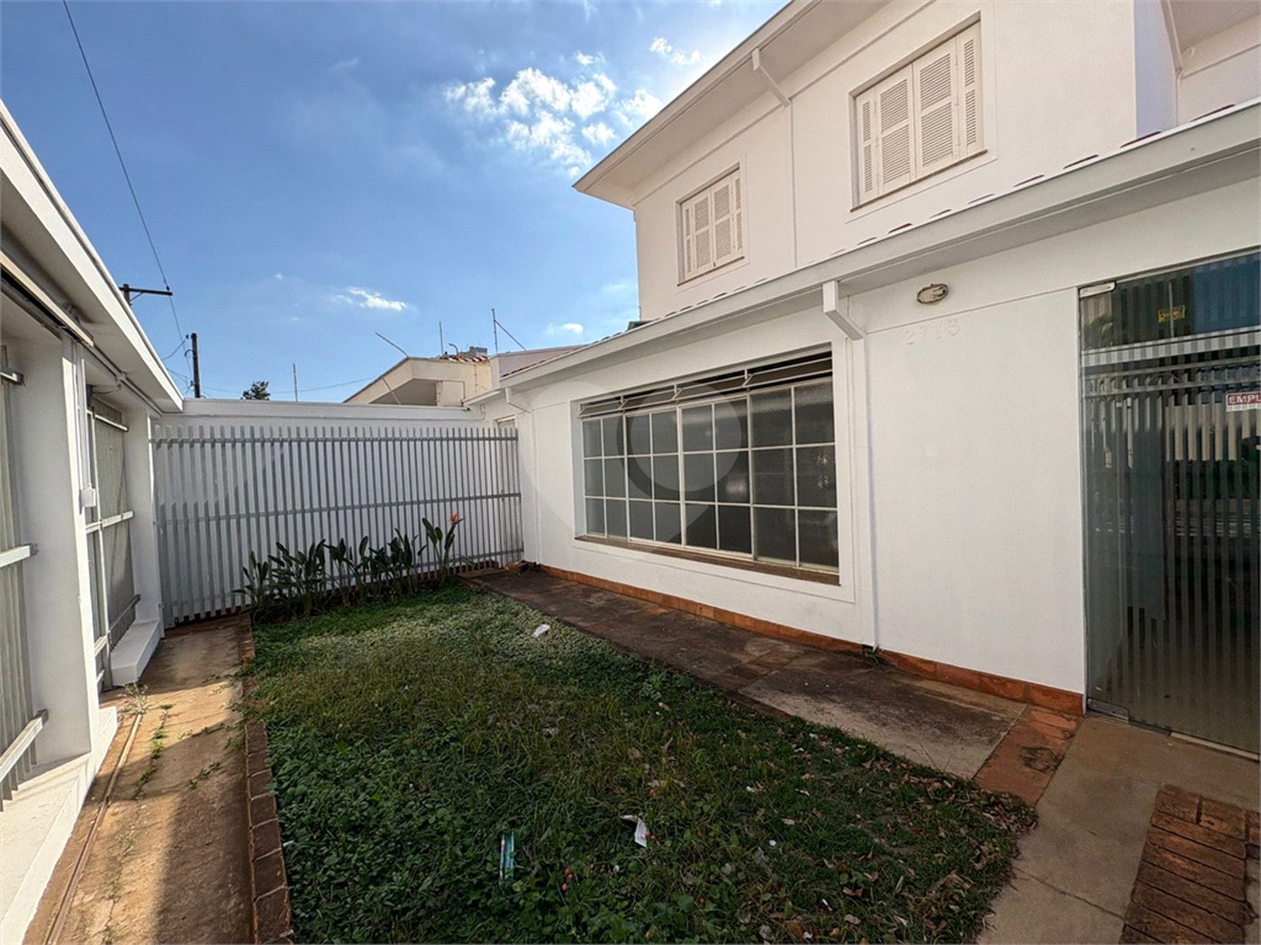 Ótima oportunidade para moradia ou investimento comercial!