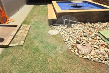 Casa em condomínio Alvorada em Araraquara com 3 dormitórios e piscina